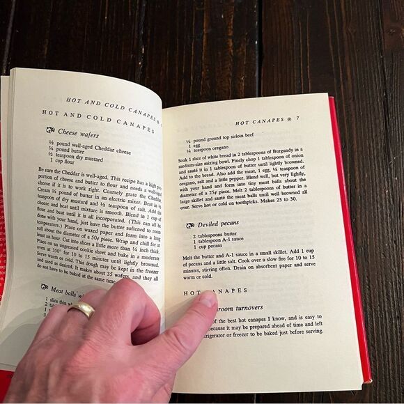 The Seven Ingredients Cookbook by Roe Robbins (1968) - Picture 3 of 5